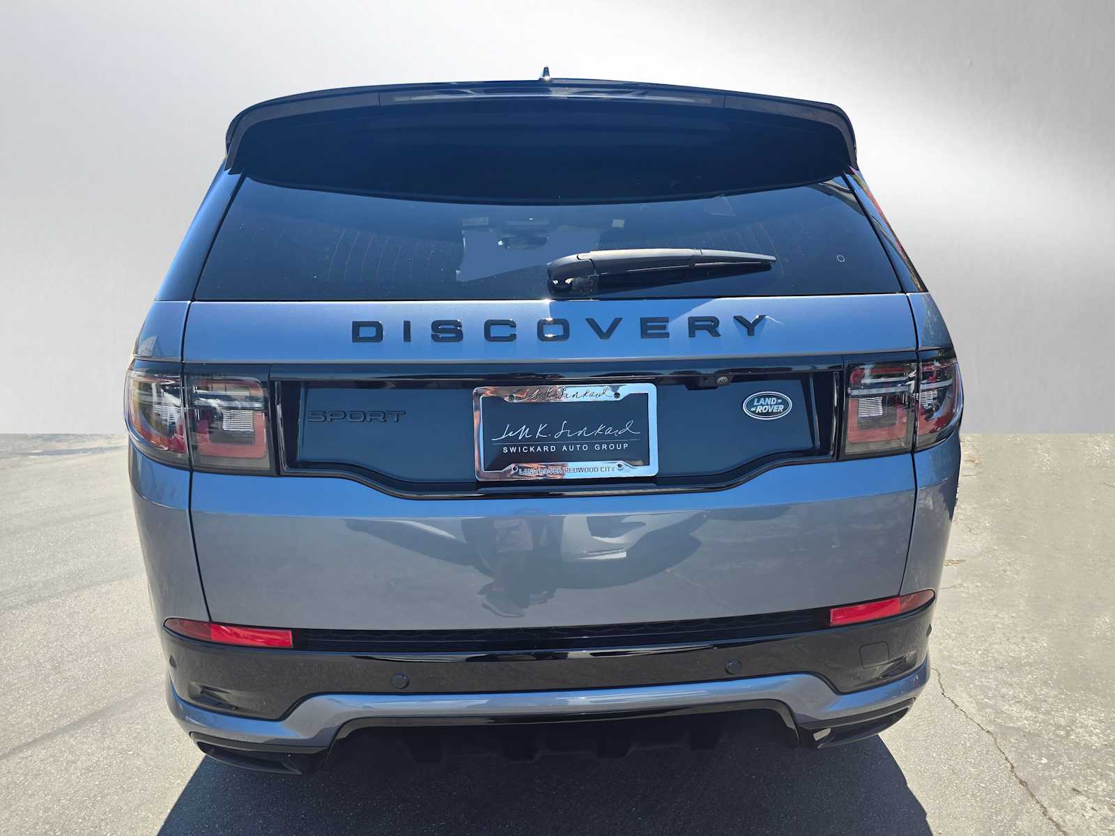 2023 Land Rover Discovery Sport SE R-Dynamic photo 4