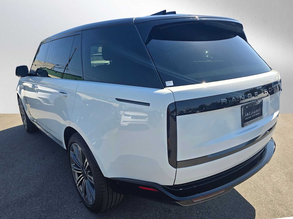 New 2025 Land Rover Range Rover SE SUV