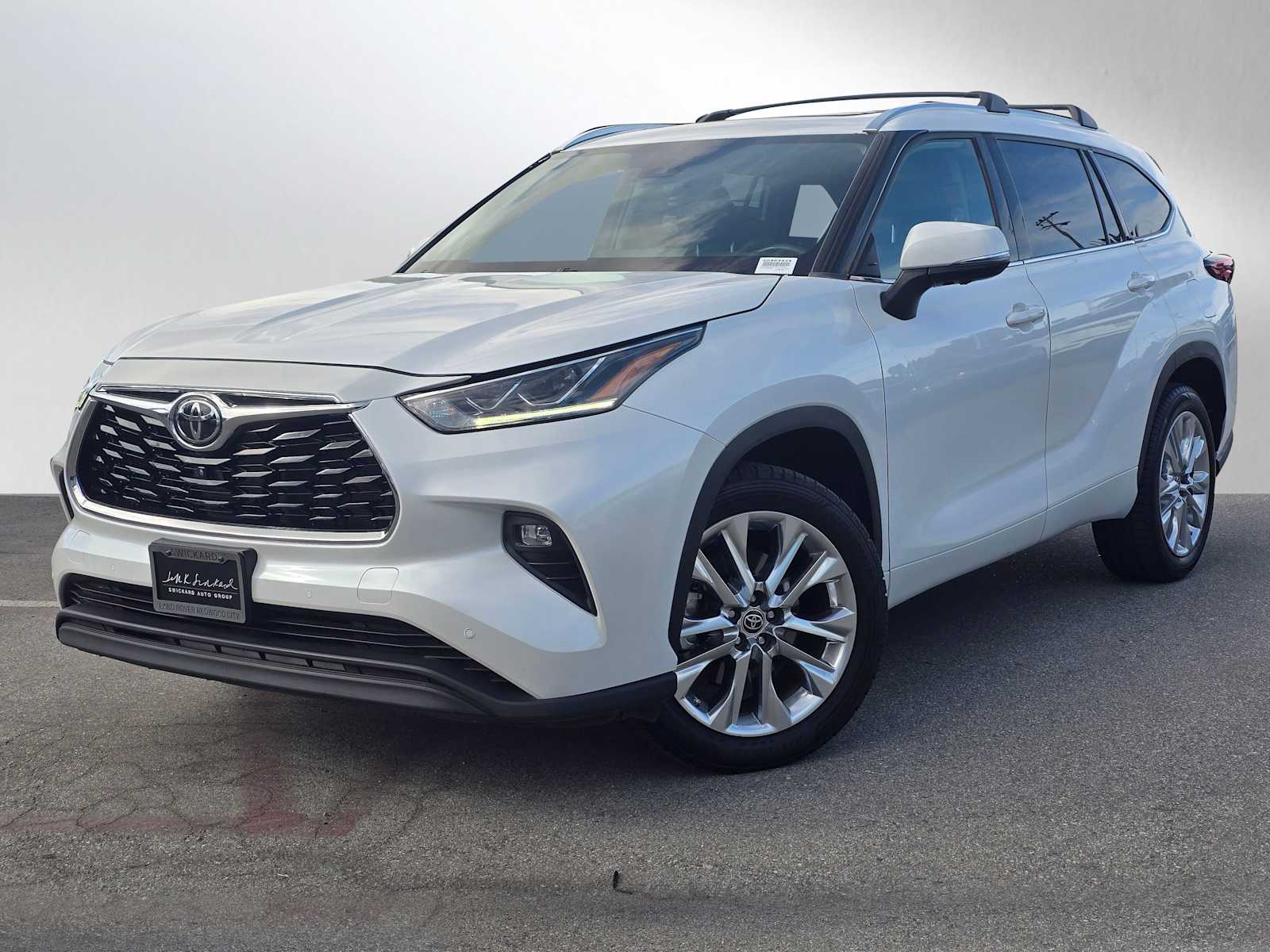 2023 Toyota Highlander Limited's photo