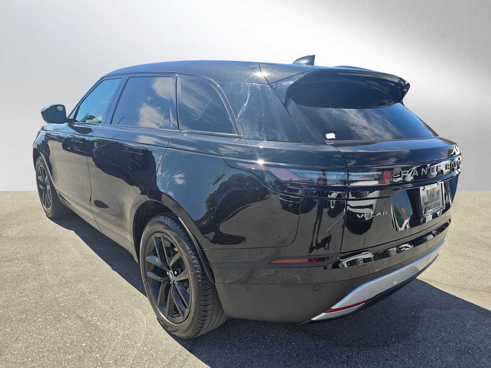 2025 Land Rover Range Rover Velar S photo 3