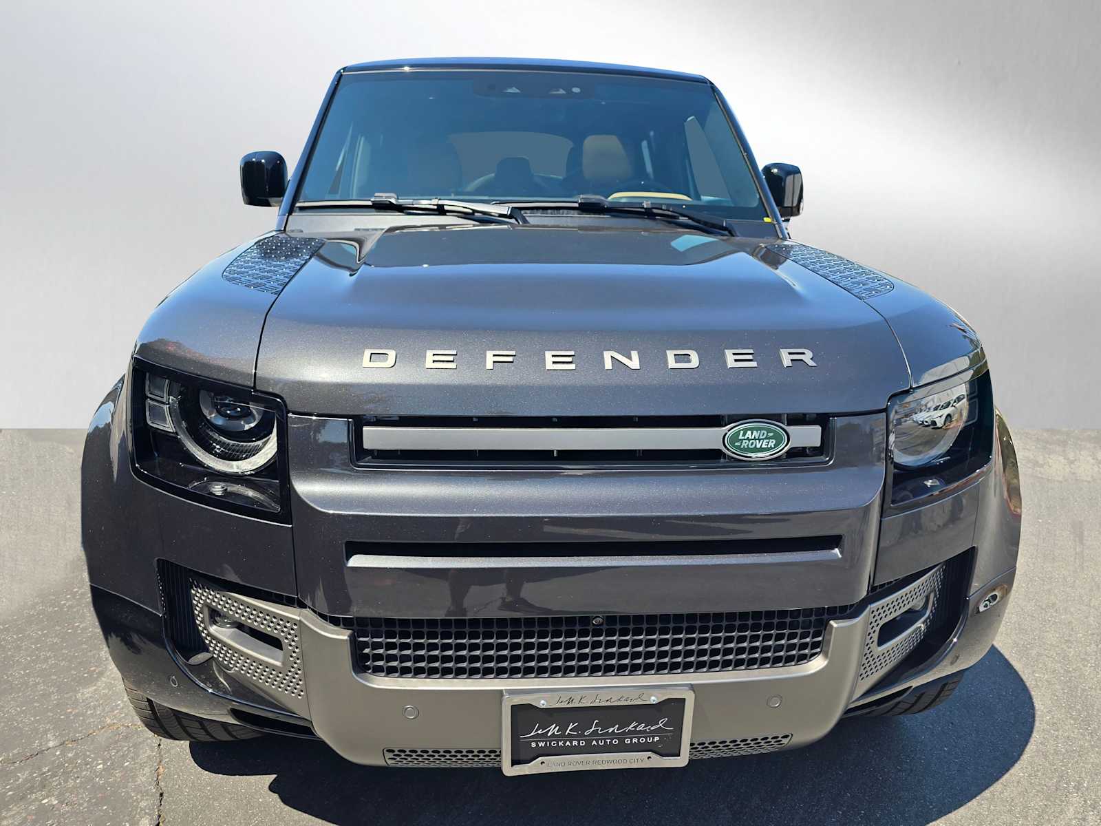 2025 Land Rover Defender 110 X-Dynamic SE photo 2