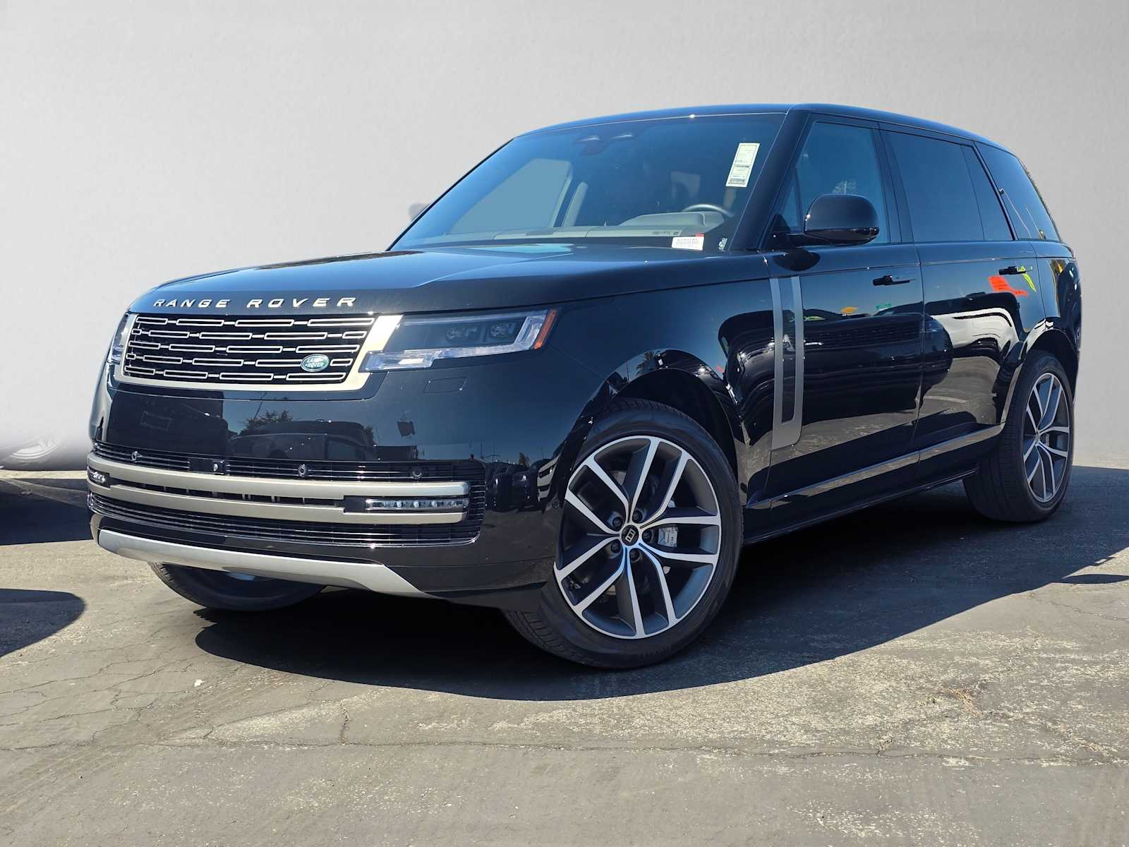 2027 Land Rover Range Rover SE LWB7 P400