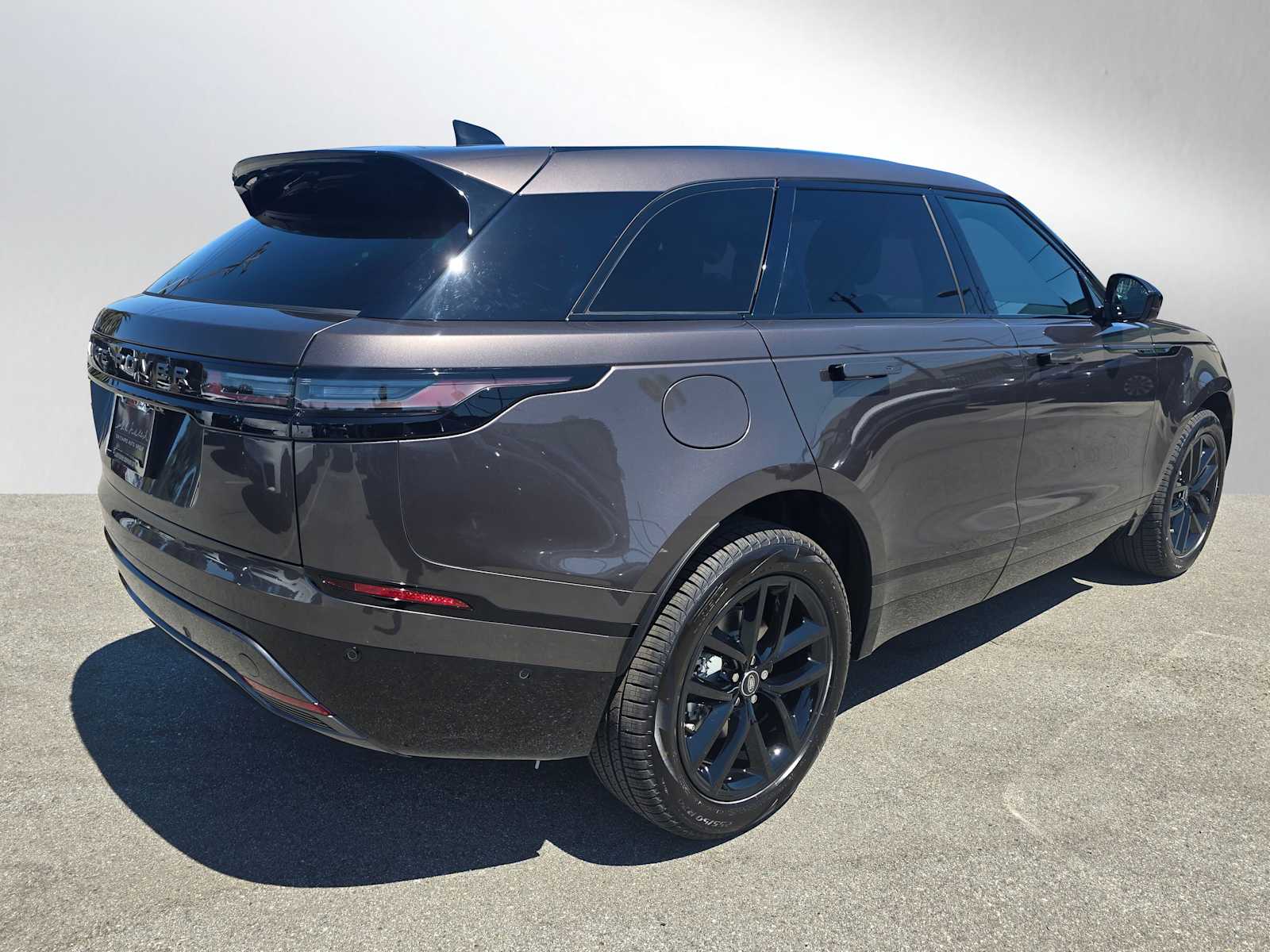 2026 Land Rover Range Rover Velar SE photo 3