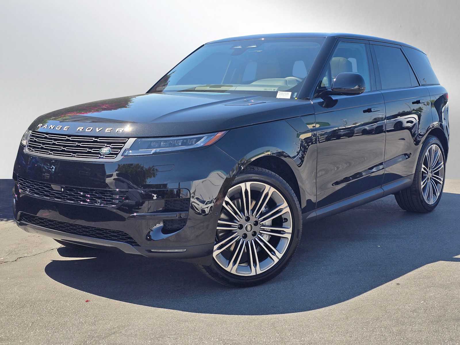 2025 Land Rover Range Rover Sport SE photo 3