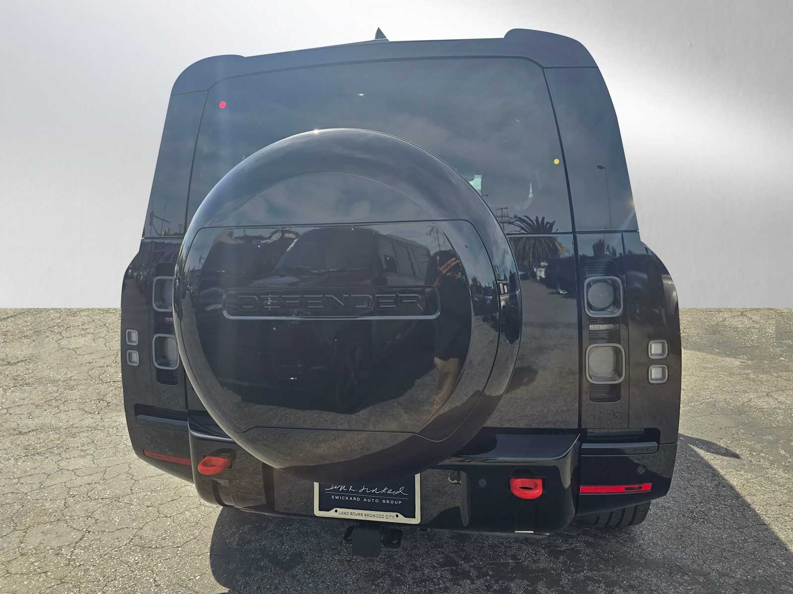 2025 Land Rover Defender X photo 4