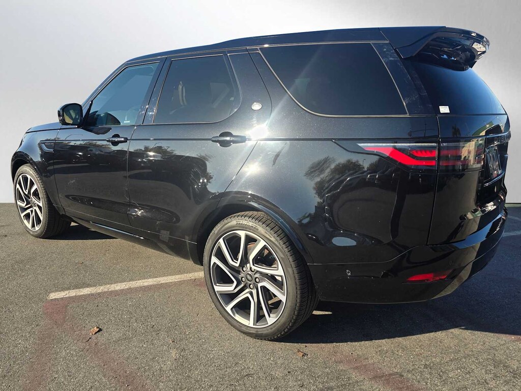 New 2025 Land Rover Discovery Dynamic SE SUV