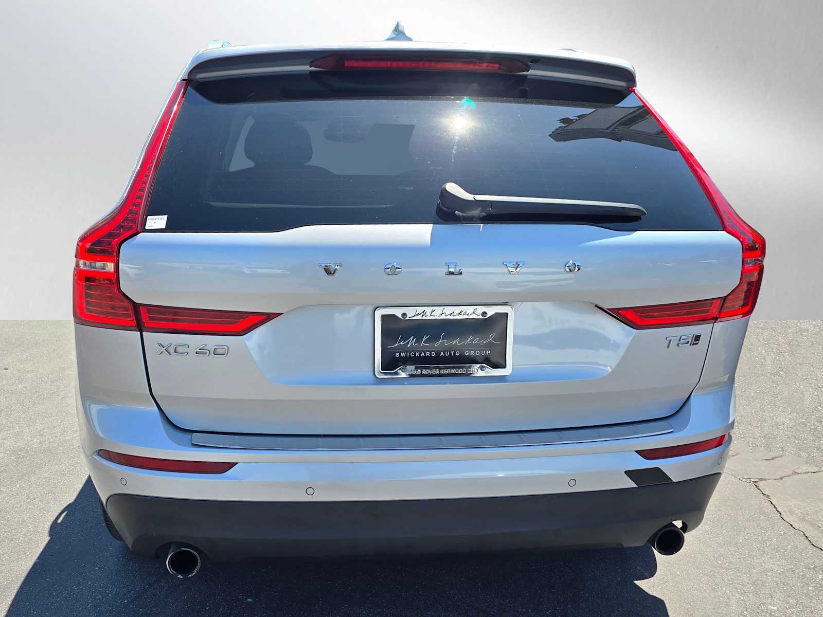 2021 Volvo XC60 T5 Momentum photo 4