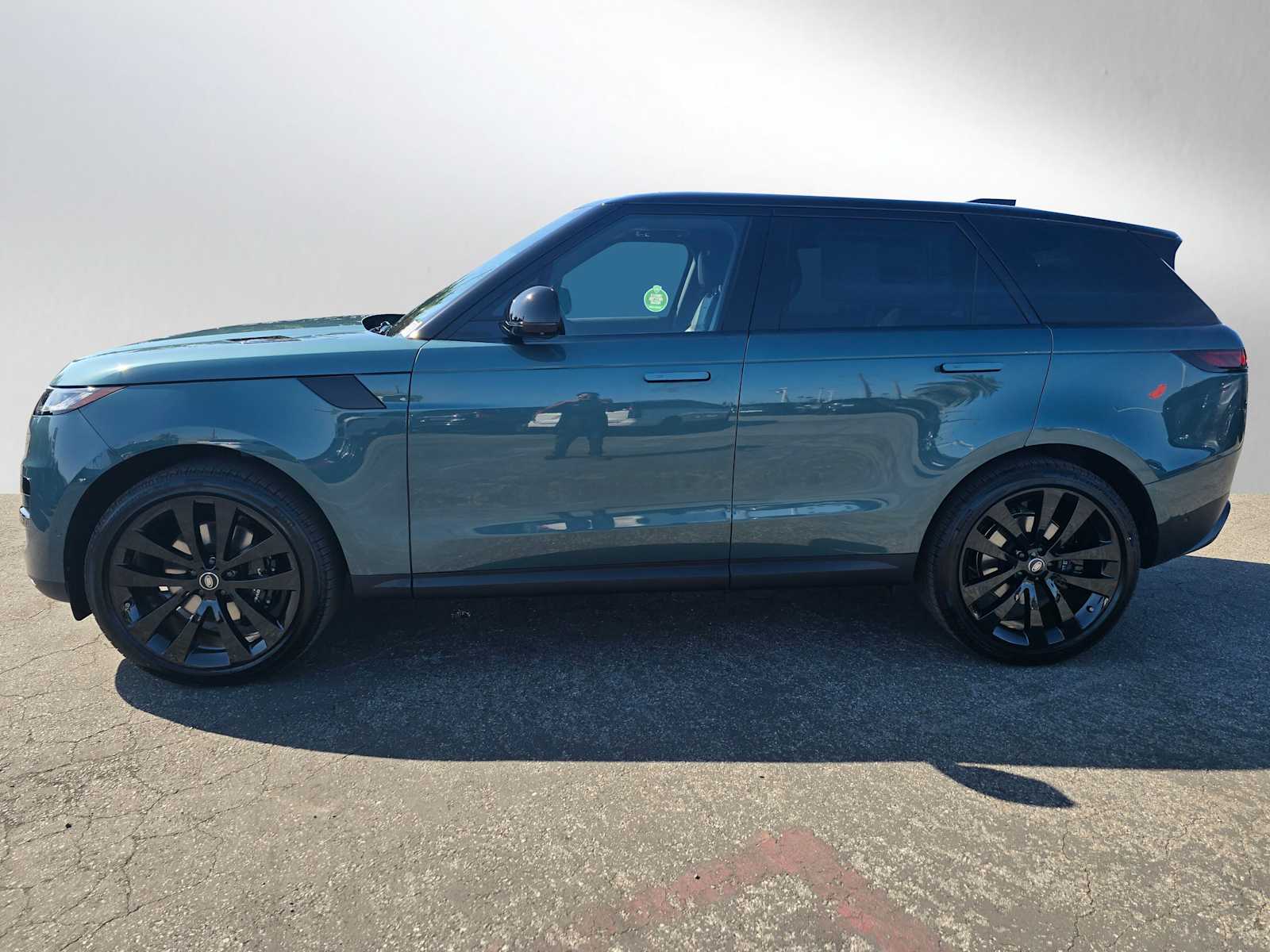 2025 Land Rover Range Rover Sport P360 SE photo 2