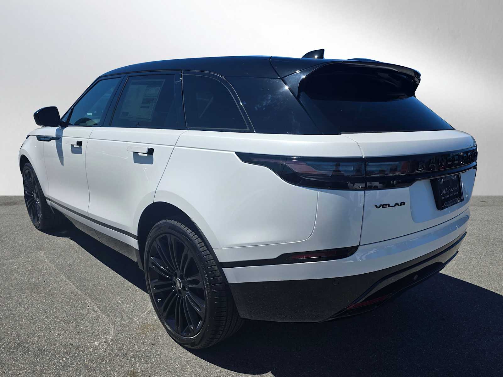 2026 Land Rover Range Rover Velar P400 Dynamic SE photo 2