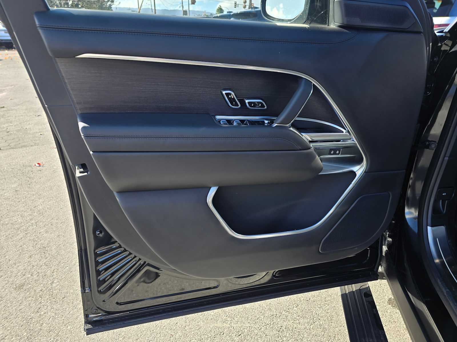 2025 Land Rover Range Rover SE - Photo 23