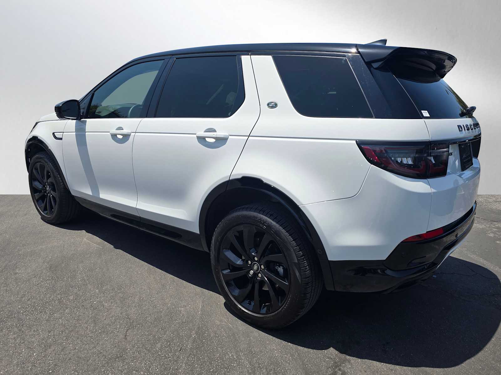 2024 Land Rover Discovery Sport Dynamic SE photo 3
