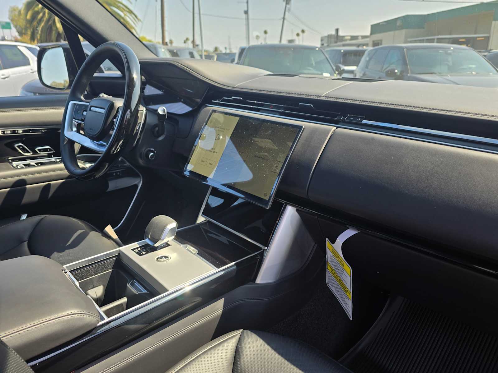 2025 Land Rover Range Rover SE - Photo 12