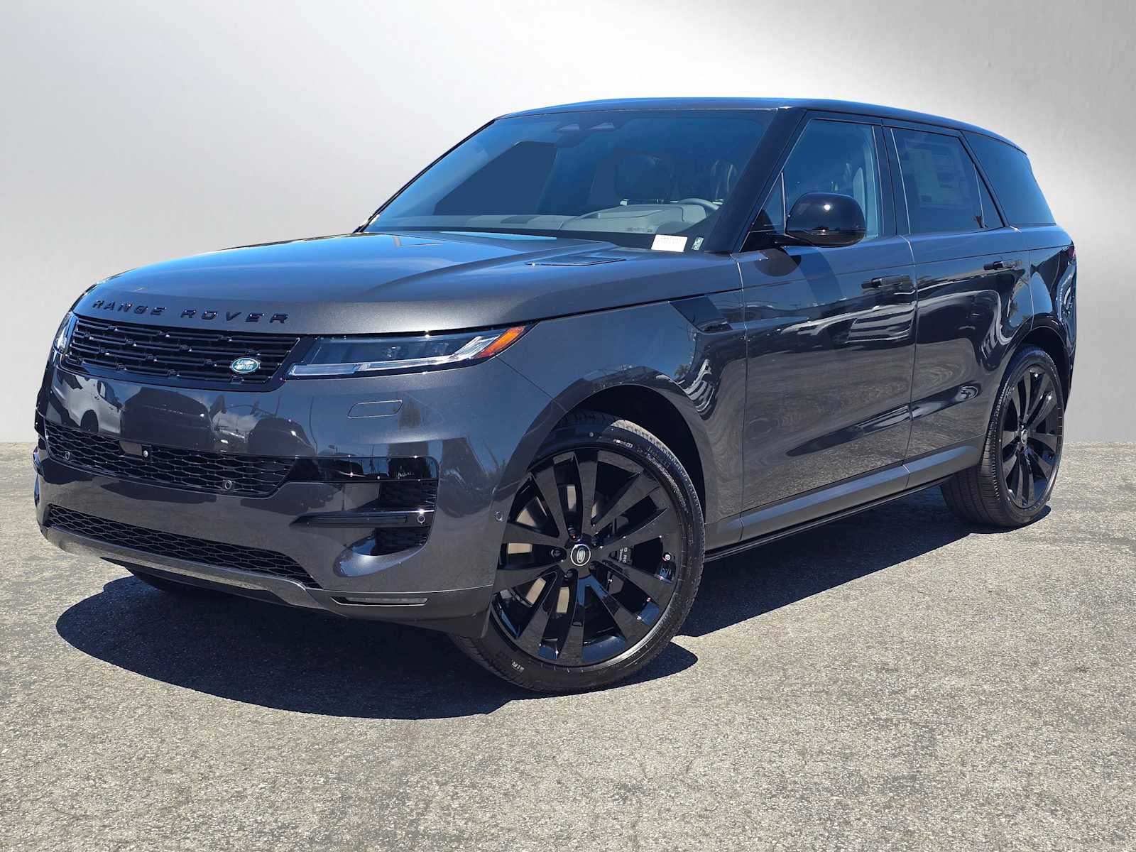 2025 Land Rover Range Rover Sport SE photo 3