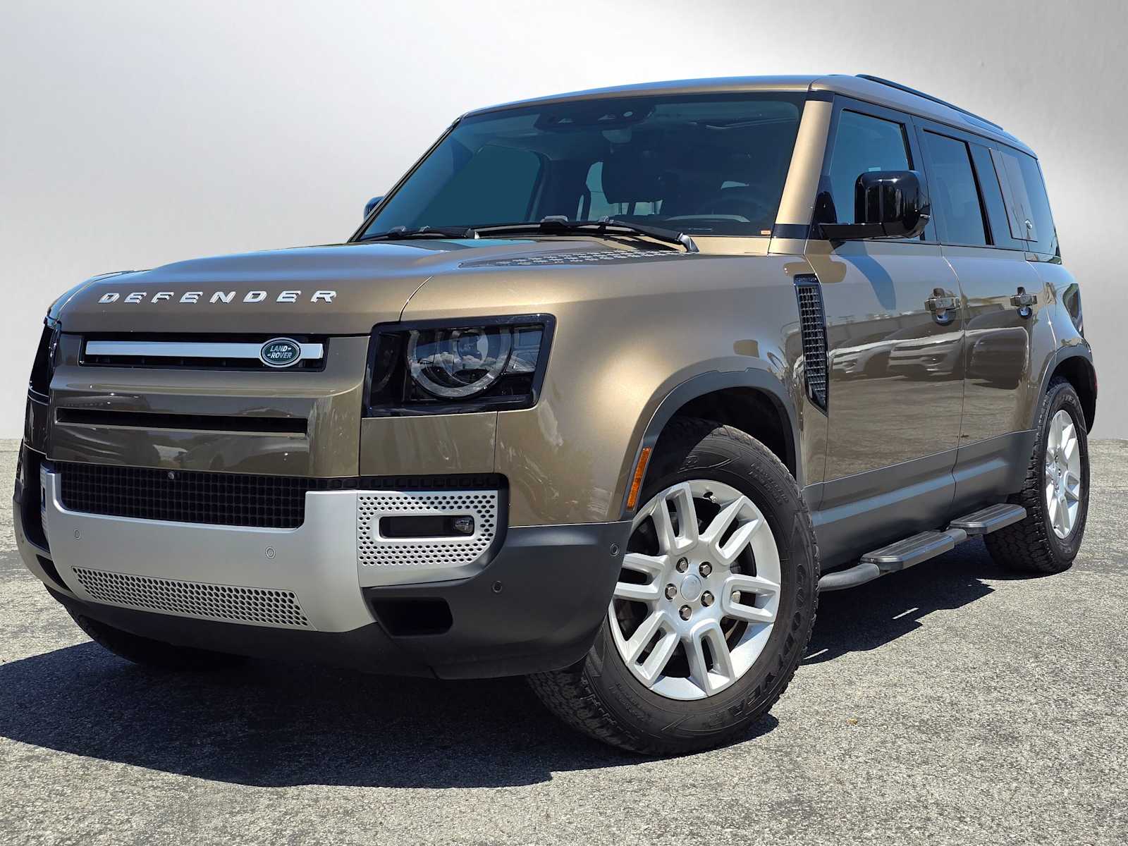 2024 Land Rover Defender 110 S P300's photo