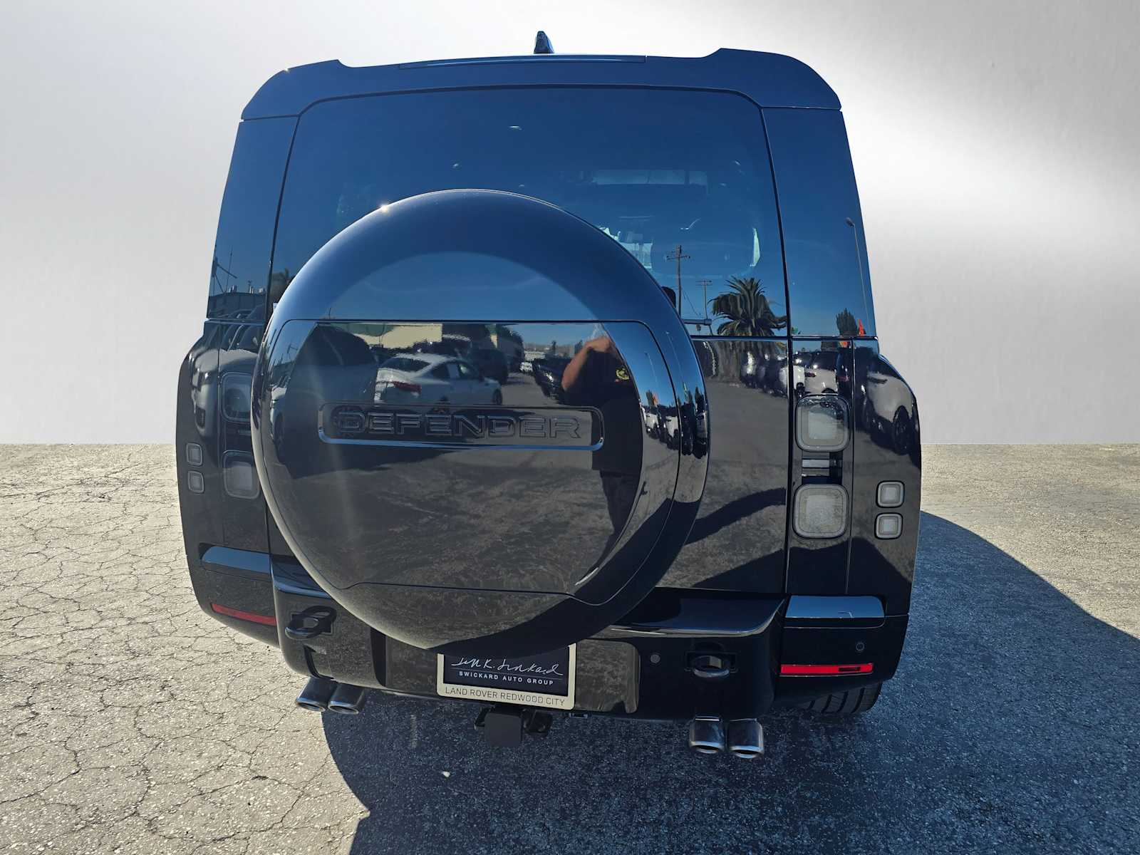 2026 Land Rover Defender photo 3