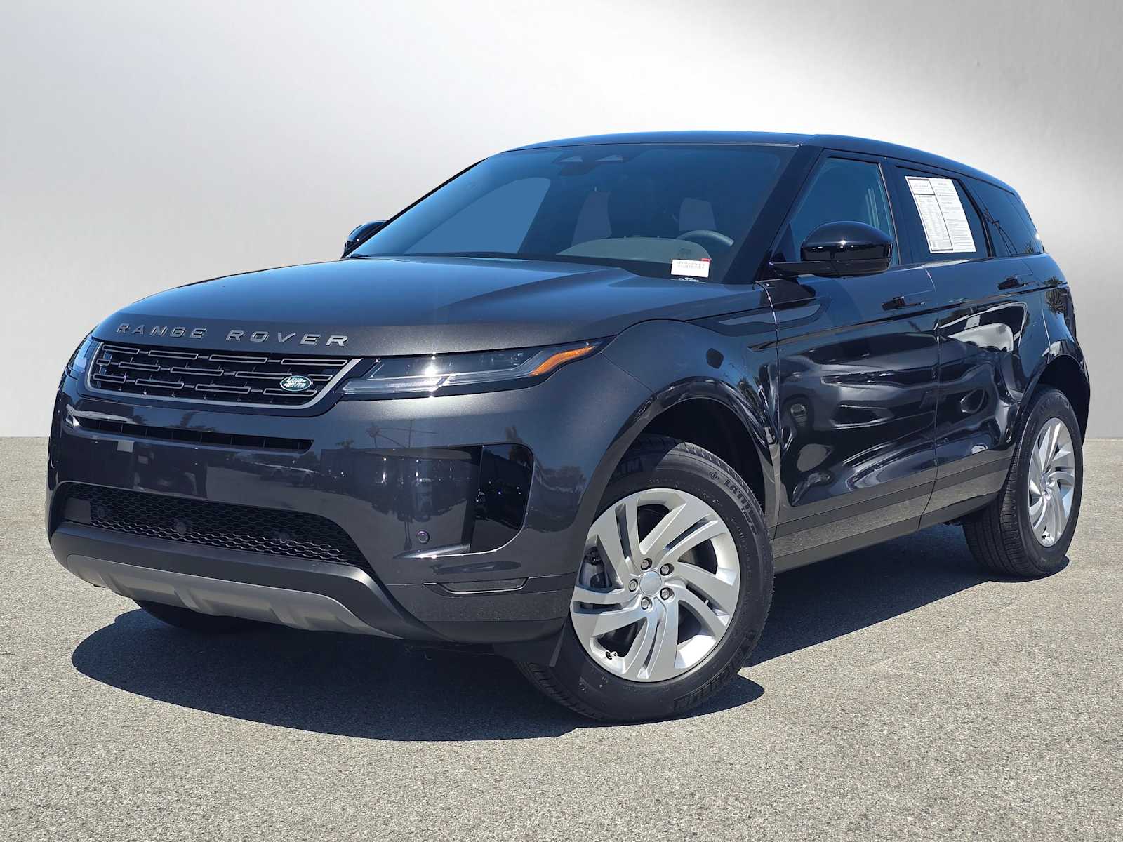 2026 Land Rover Range Rover Evoque S's photo