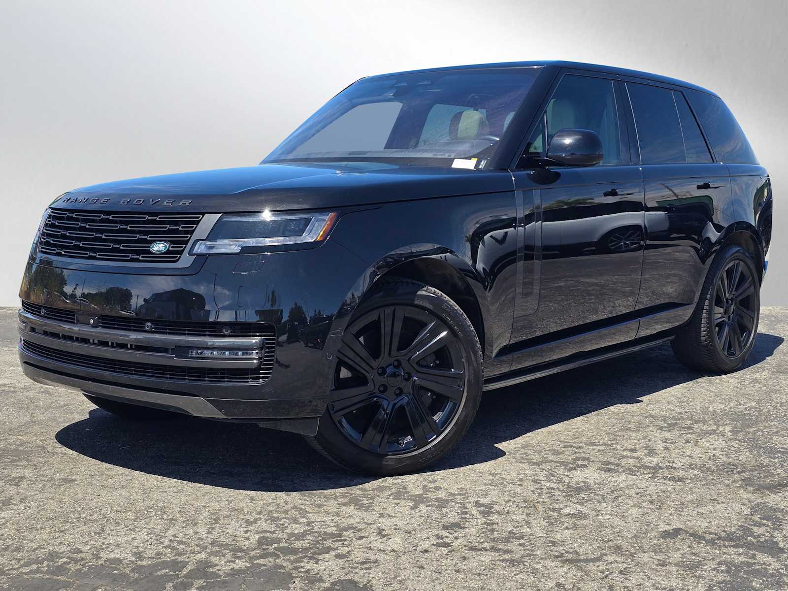 2023 Land Rover Range Rover SE's photo