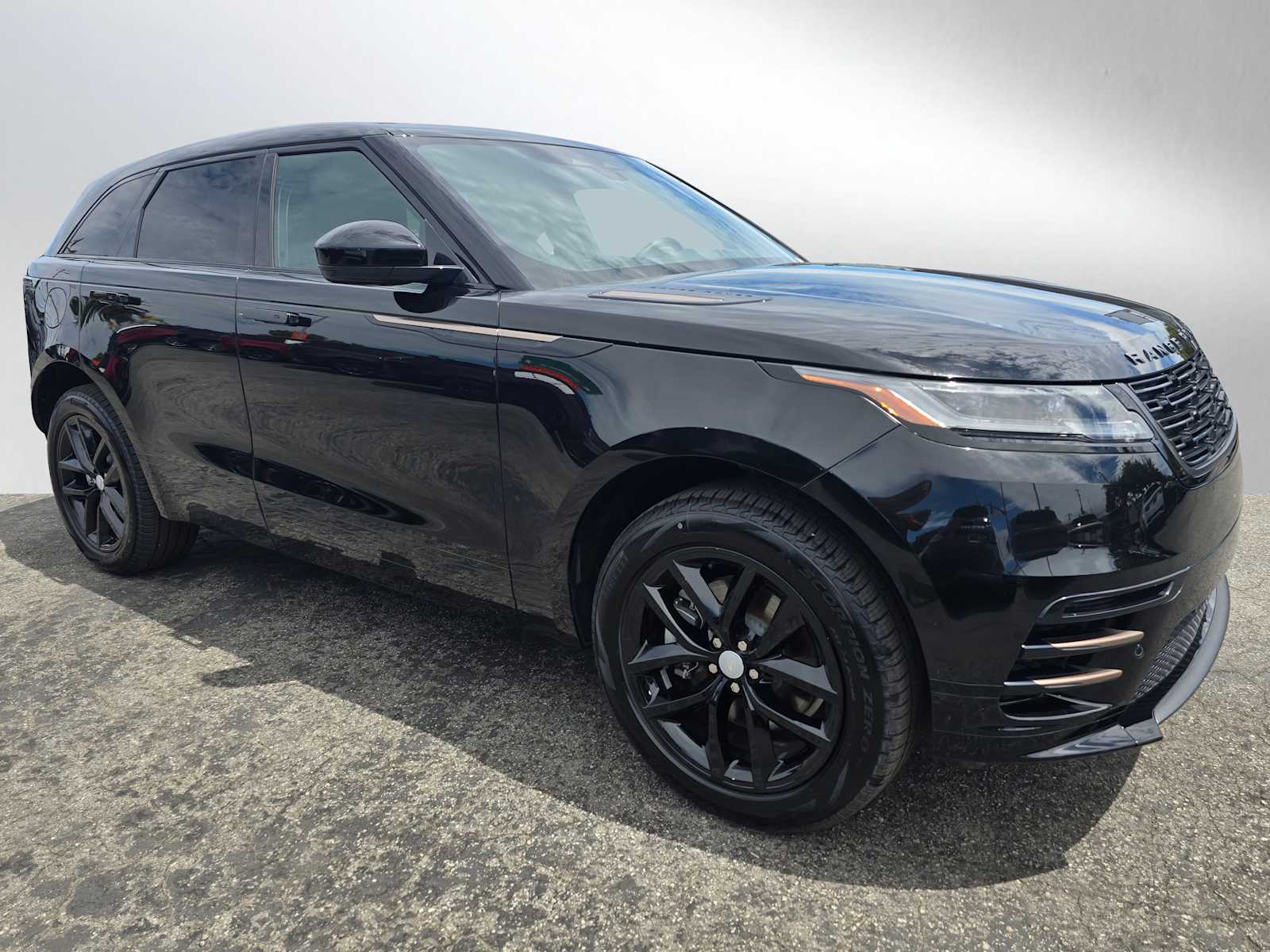 2025 Land Rover Range Rover Velar