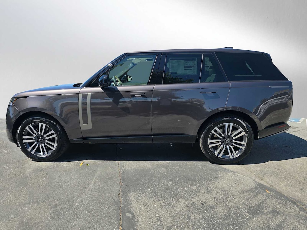 New 2025 Land Rover Range Rover SE SUV