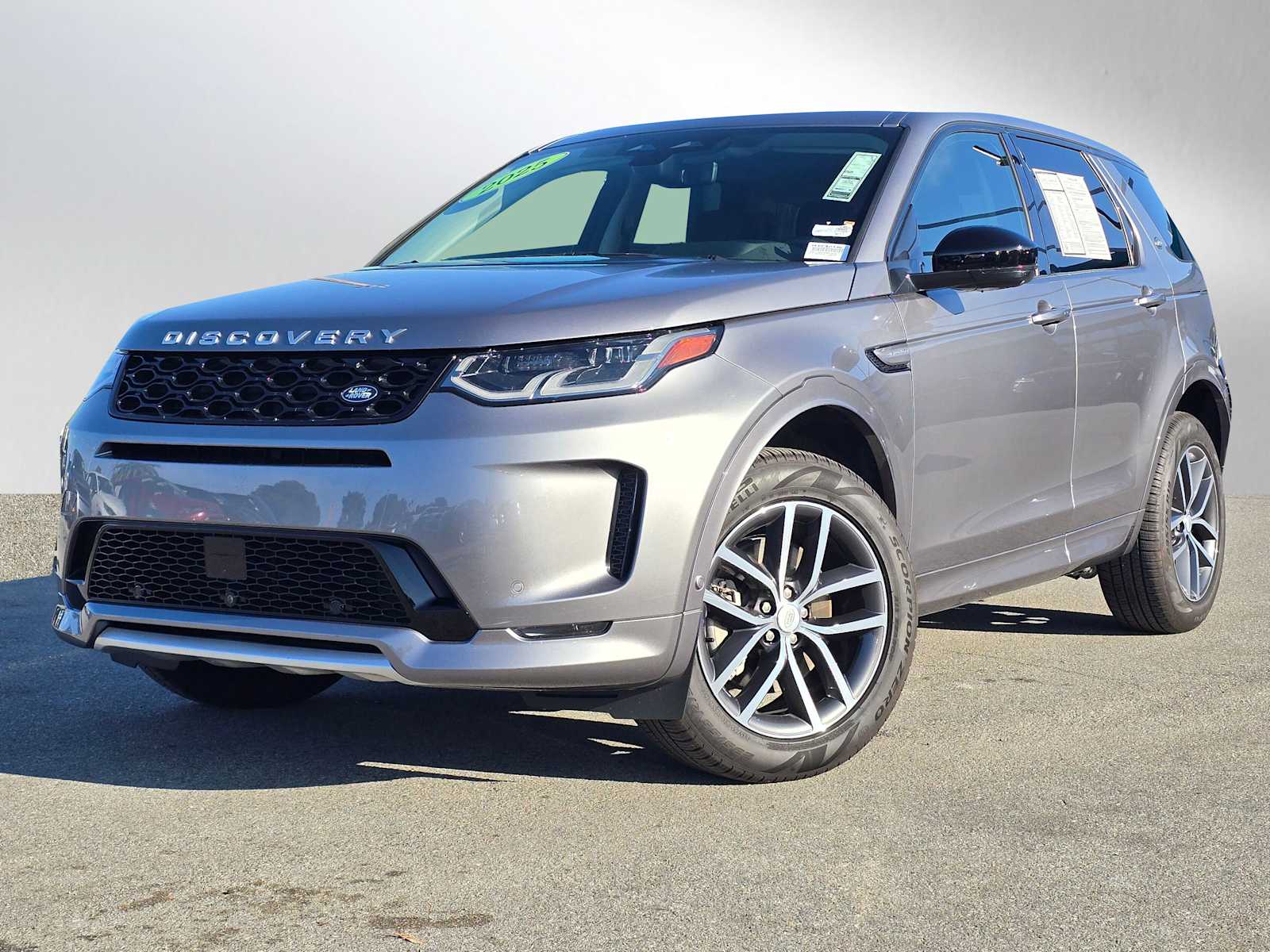 2025 Land Rover Discovery Sport S's photo