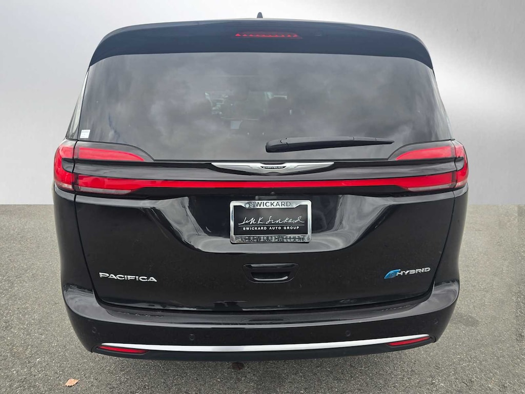 Used 2023 Chrysler Pacifica Plug-In Hybrid Pinnacle Van Passenger Van