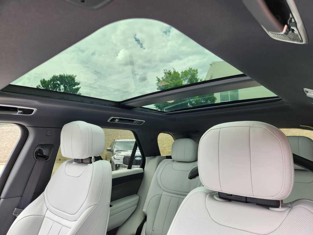 2026 Land Rover Range Rover Sport SE - Photo 10
