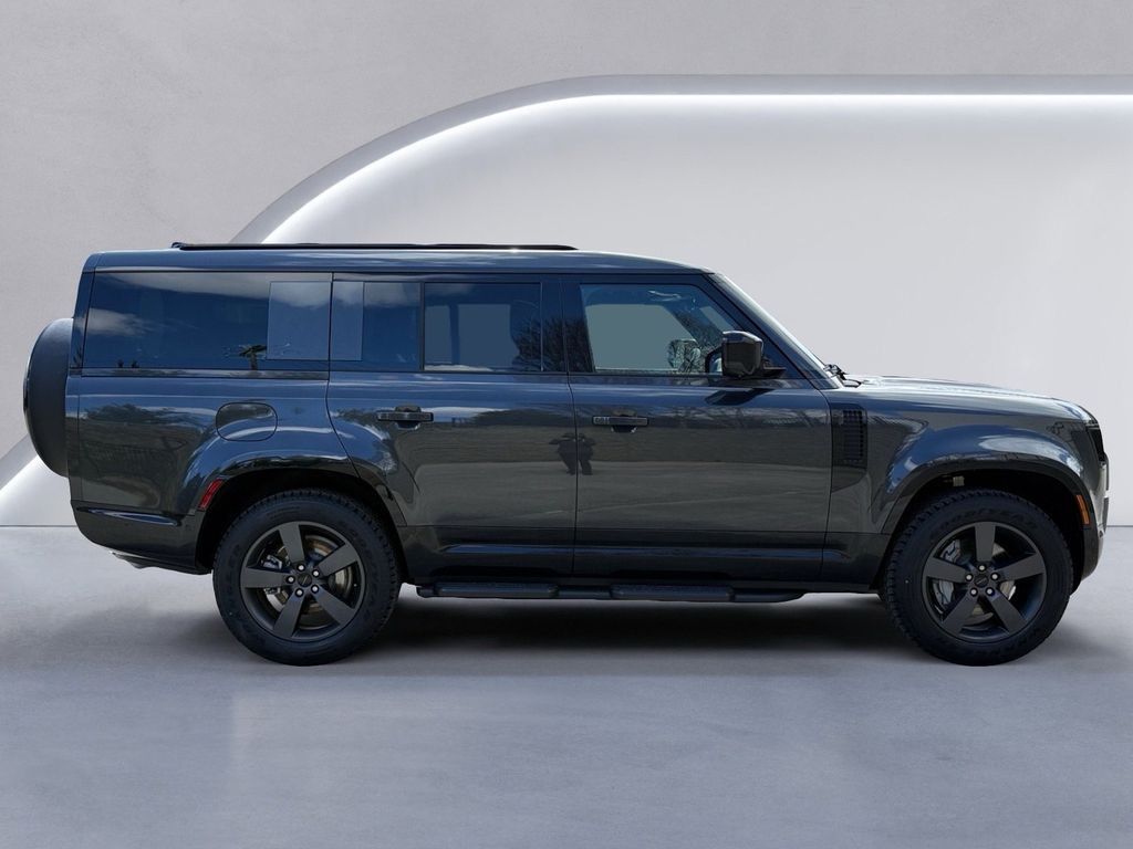2026 Land Rover Defender X-Dynamic SE - Photo 6
