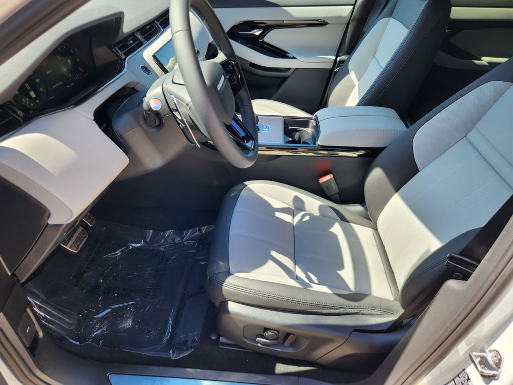 2026 Land Rover Range Rover Evoque Dynamic SE - Photo 8