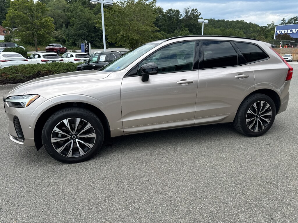 Used 2024 Volvo XC60 Plus Dark Theme Sport Utility