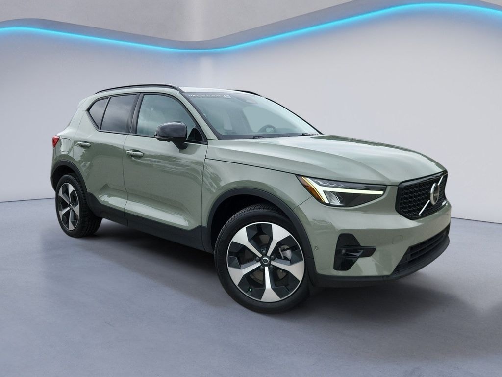 Certified 2025 Volvo XC40 Plus Dark Theme Sport Utility