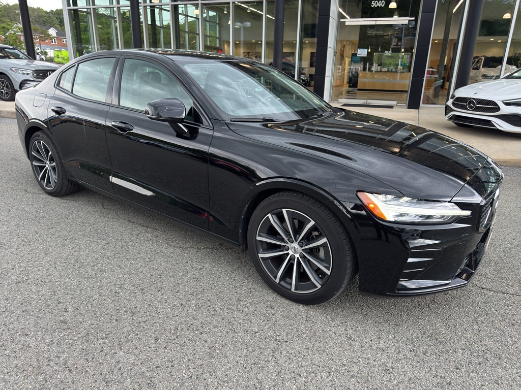 Used 2022 Volvo S60 Momentum Sedan