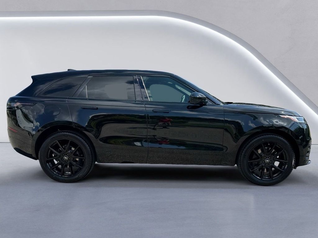 2026 Land Rover Range Rover Velar SE photo 2