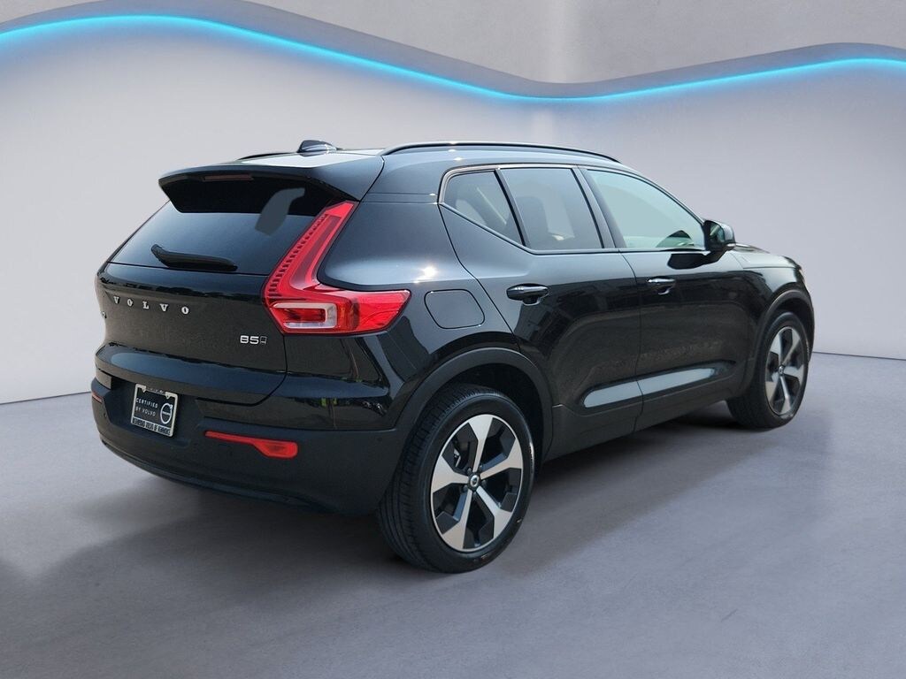 Certified 2025 Volvo XC40 Plus Dark Theme Sport Utility