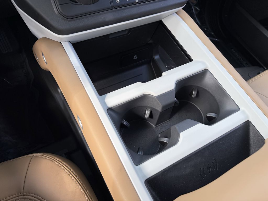 2026 Land Rover Defender X-Dynamic SE - Photo 26