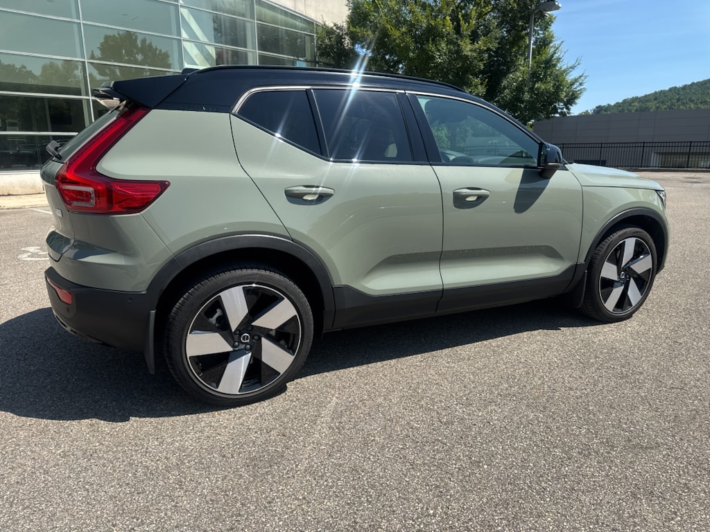 Certified 2023 Volvo XC40 Ultimate Sport Utility
