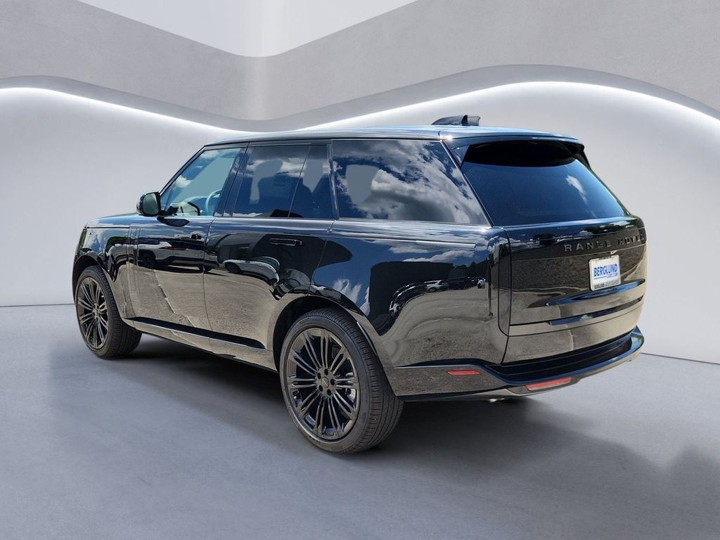 New 2026 Land Rover Range Rover SE SUV