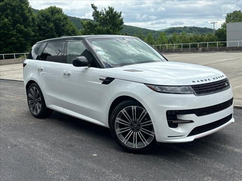 2024 Land Rover Range Rover Sport SE photo 2