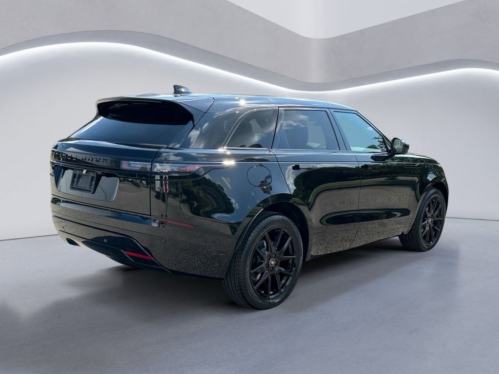 2026 Land Rover Range Rover Velar SE photo 3