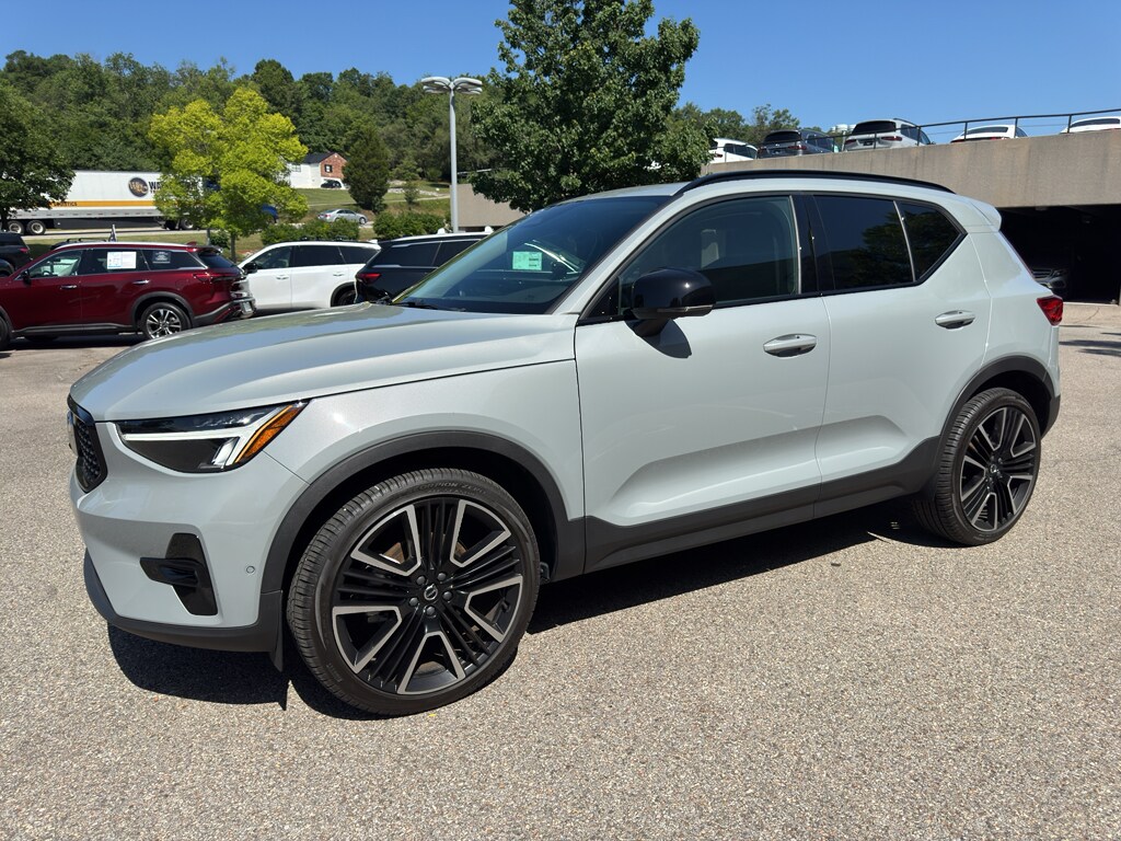 Certified 2025 Volvo XC40 Plus Dark Theme Sport Utility