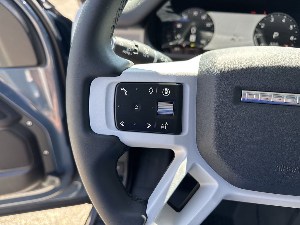 2025 Land Rover Defender S - Photo 19