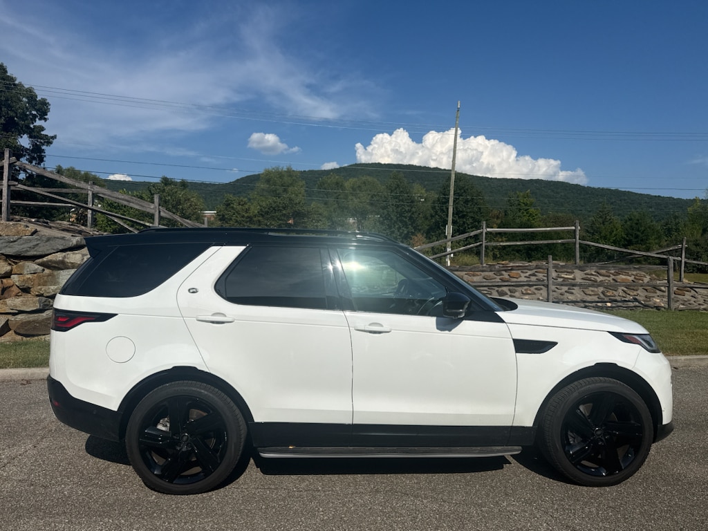 Used 2025 Land Rover Discovery Dynamic SE Sport Utility