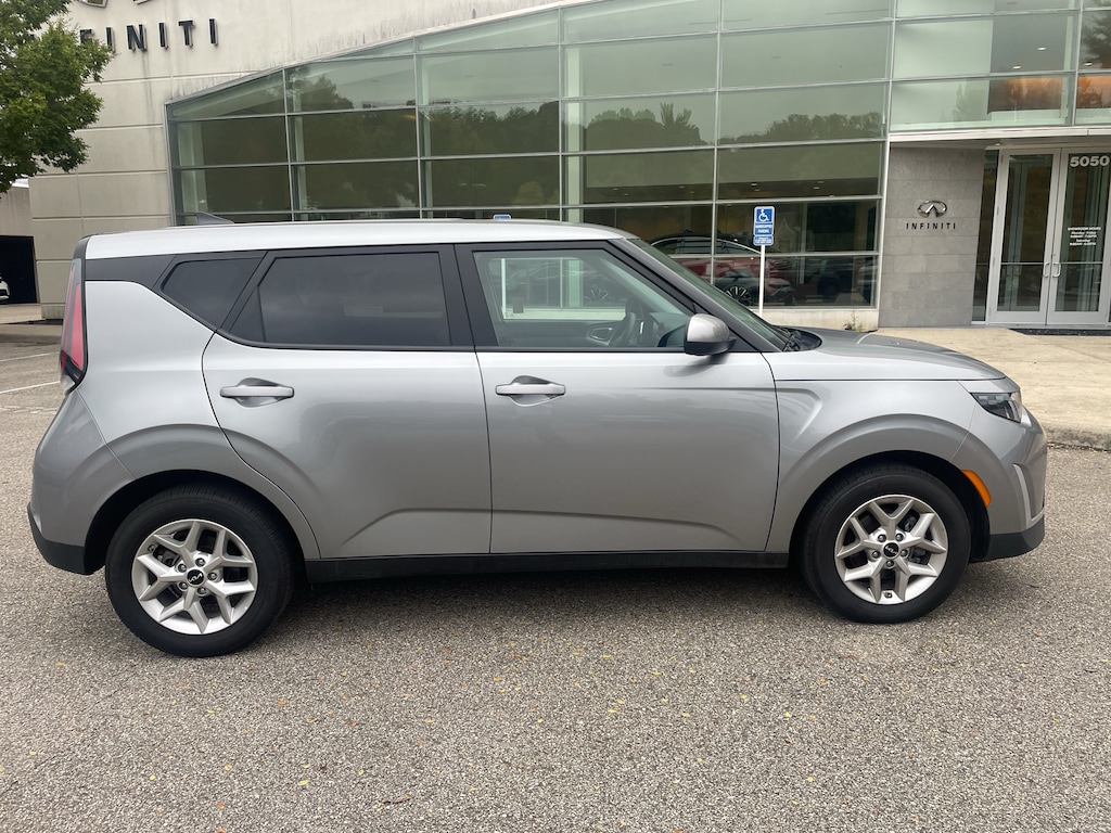 Used 2025 Kia Soul LX Hatchback