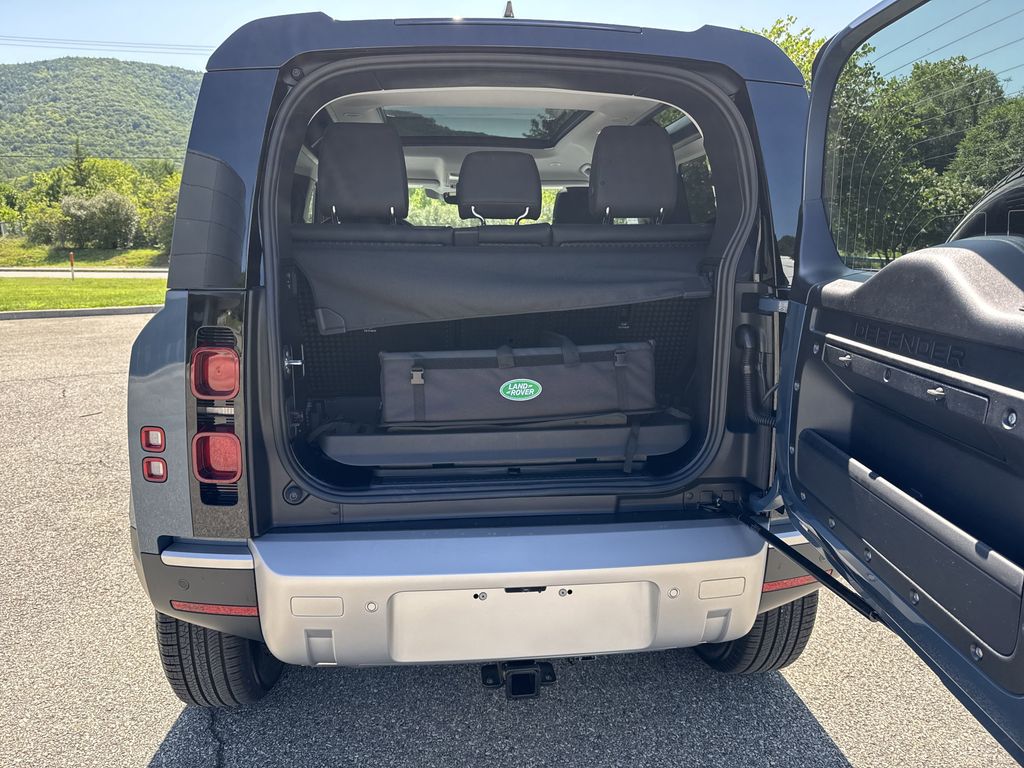 2025 Land Rover Defender S - Photo 11