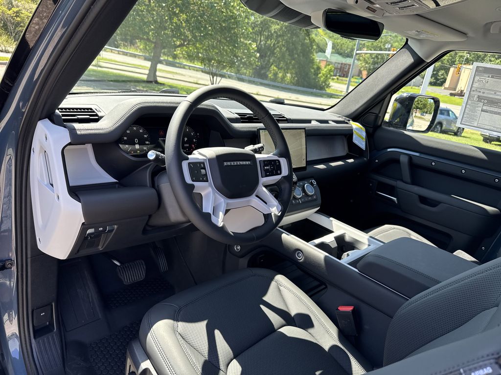 2025 Land Rover Defender S - Photo 12