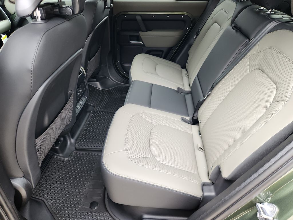 2026 Land Rover Defender X-Dynamic SE - Photo 11