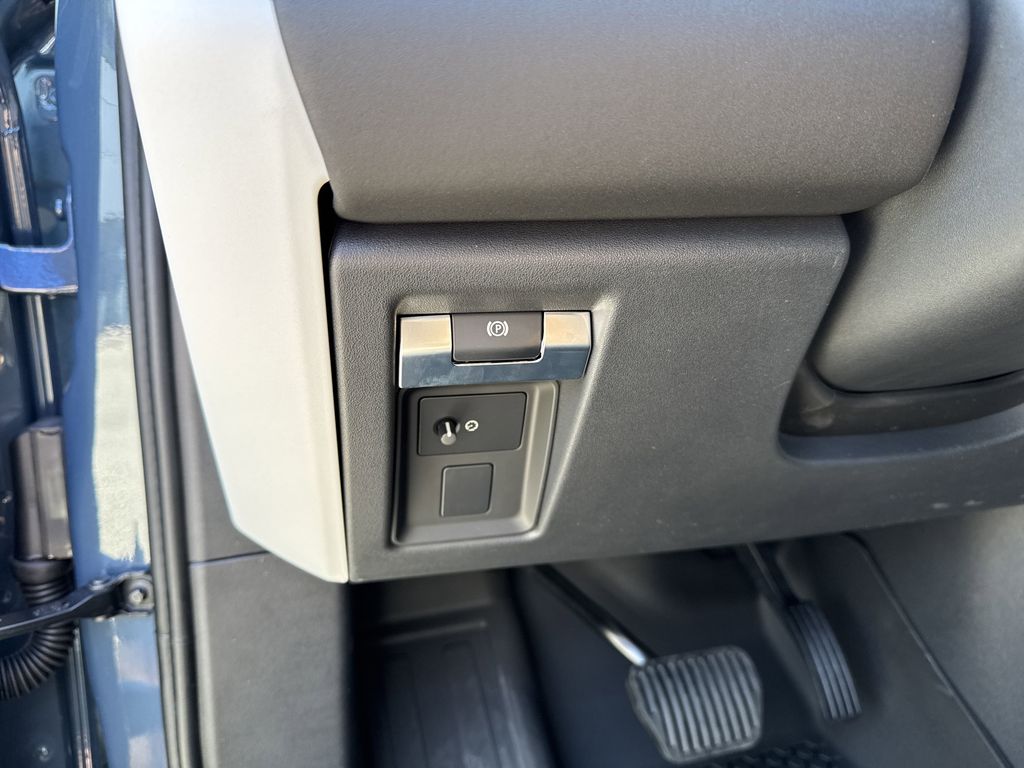 2025 Land Rover Defender S - Photo 16