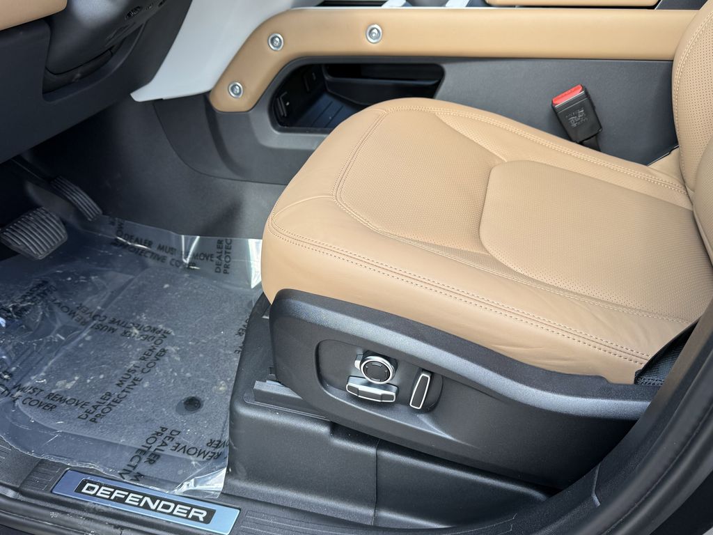 2026 Land Rover Defender X-Dynamic SE - Photo 16
