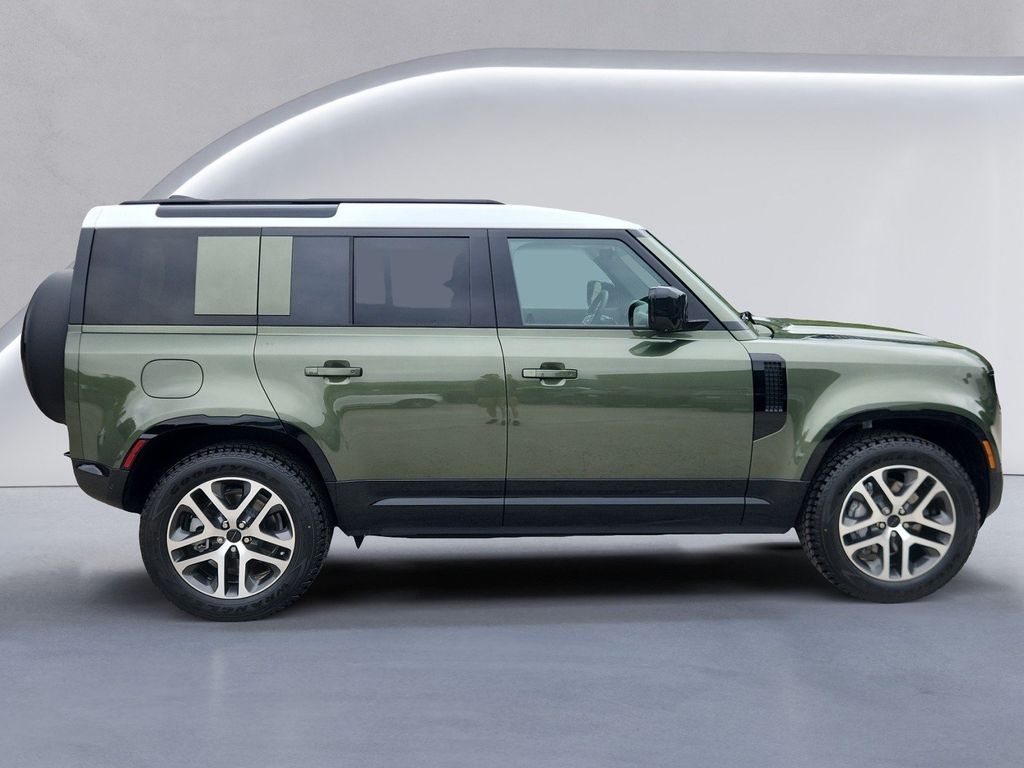 2026 Land Rover Defender X-Dynamic SE - Photo 6
