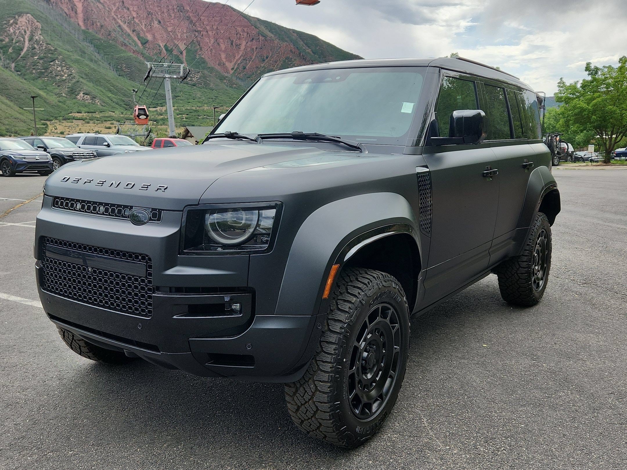 2026 Land Rover Defender 110 OCTA SUV