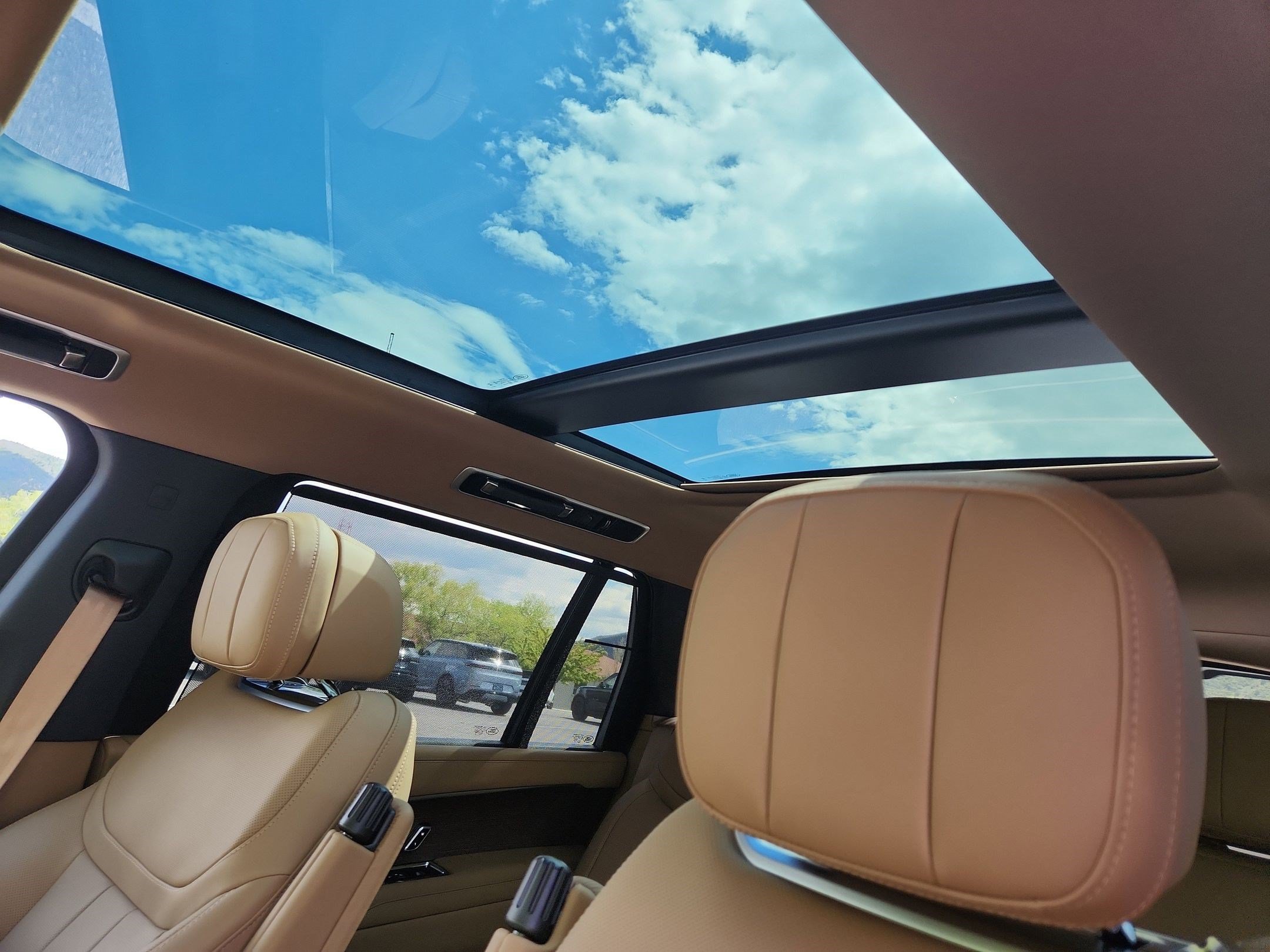 2026 Land Rover Range Rover SE - Photo 11
